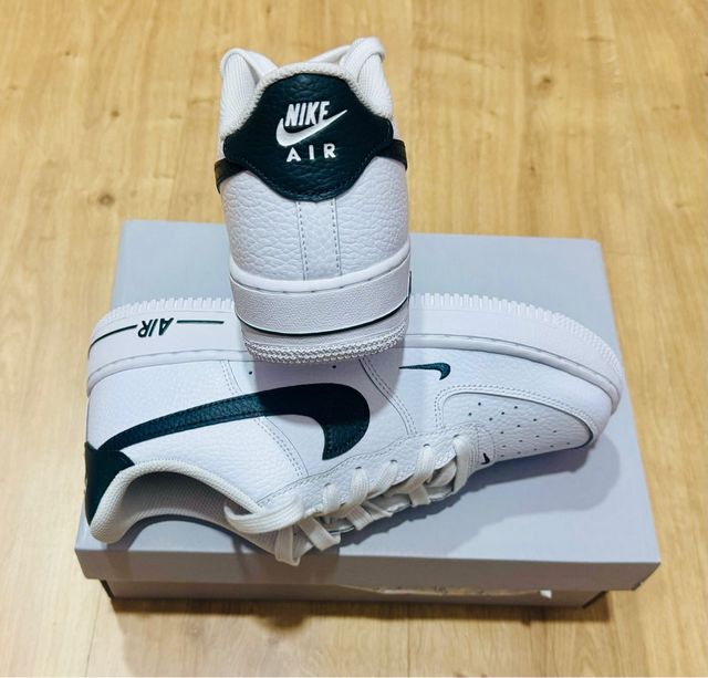 Nike Air Force 1 Talla 40 Blancas/Verde Oscuro