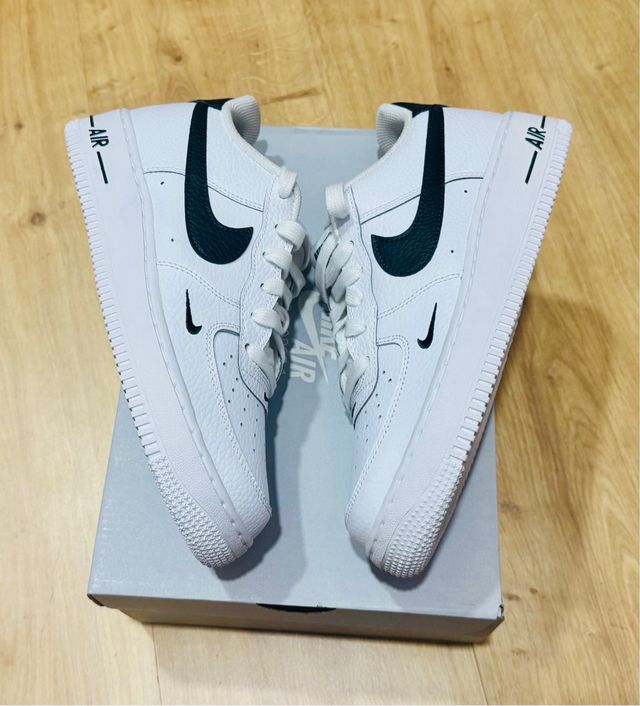 Nike Air Force 1 Talla 40 Blancas/Verde Oscuro