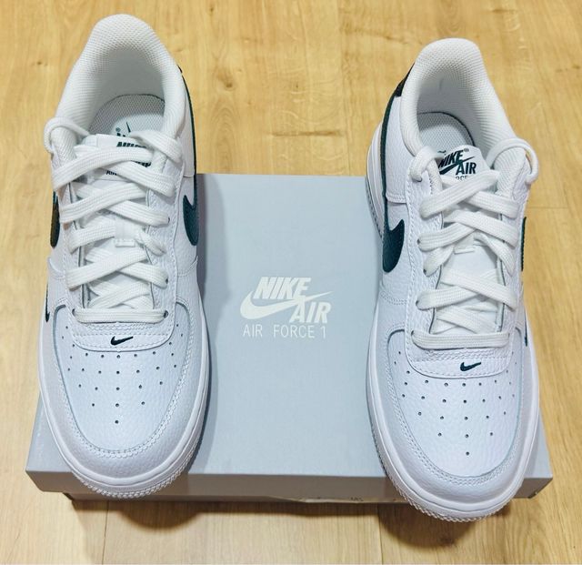 Nike Air Force 1 Talla 40 Blancas/Verde Oscuro