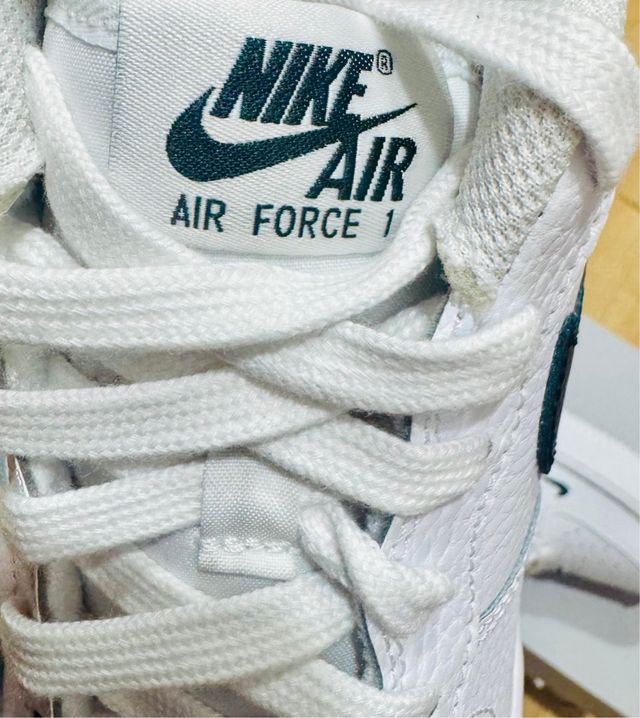 Nike Air Force 1 Talla 40 Blancas/Verde Oscuro