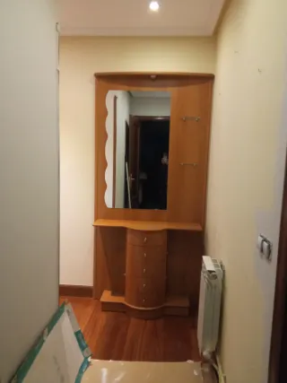 Mueble recibidor de madera