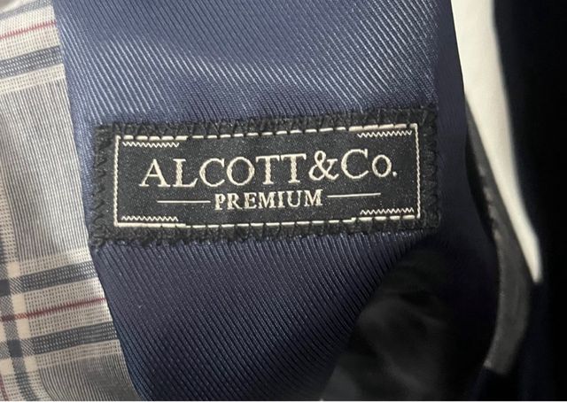 Chaqueta y chaleco de Alcott