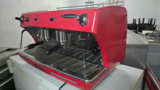 Máquina de café espresso roja Diamant