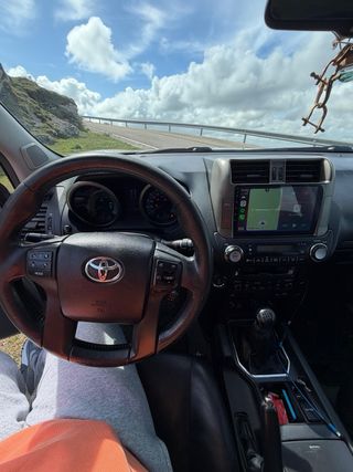 Toyota Land Cruiser 150 2010