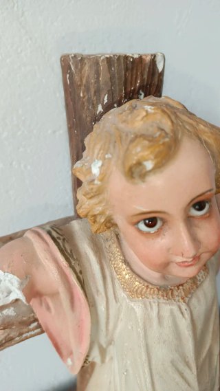 Antigua figura niño Jesus crucificado