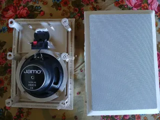 Altavoces blancos