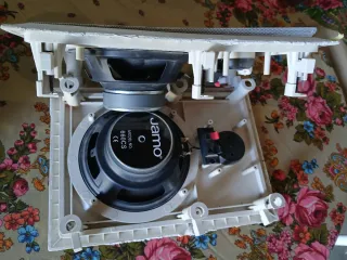 Altavoces blancos