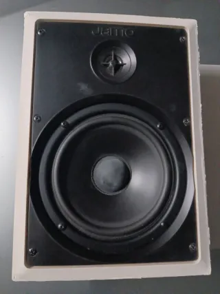 Altavoces blancos