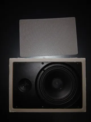 Altavoces blancos