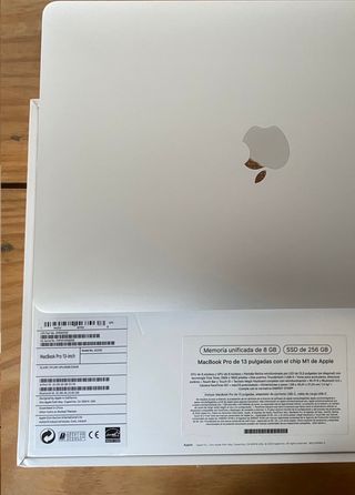 MacBook Pro 13” M1 2020 • 99% batería • Impecable