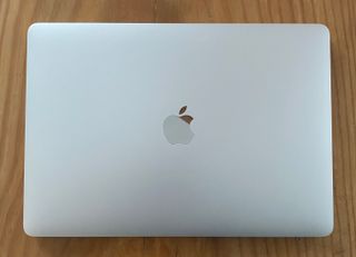 MacBook Pro 13” M1 2020 • 99% batería • Impecable