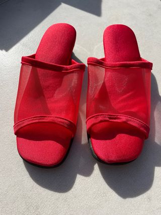 Sandalias rojas rejilla