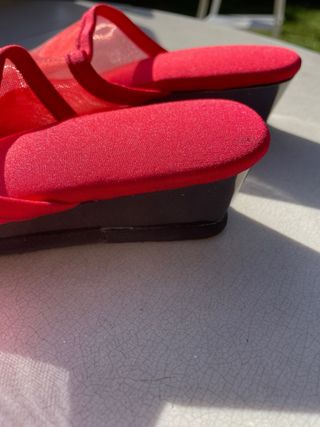 Sandalias rojas rejilla