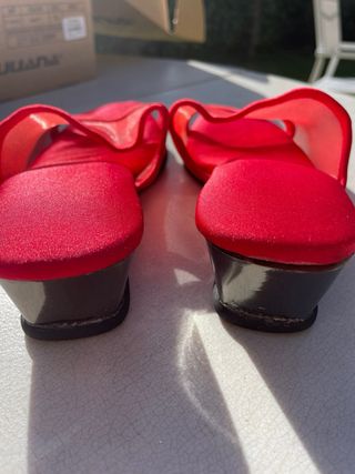 Sandalias rojas rejilla