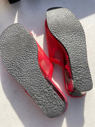 Sandalias rojas rejilla