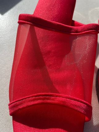 Sandalias rojas rejilla