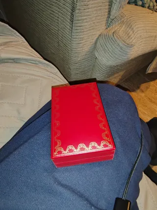 Accendino Cartier Rosso e Dorato