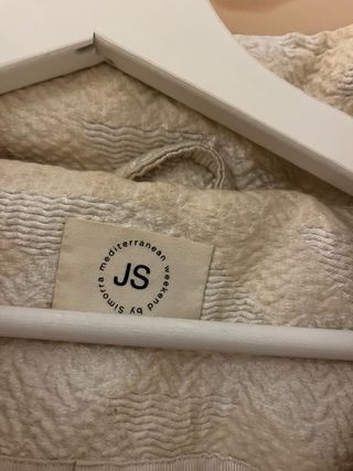 Elegante chaqueta anorak beige/dorada