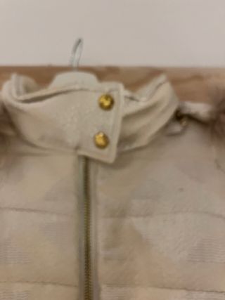 Elegante chaqueta anorak beige/dorada