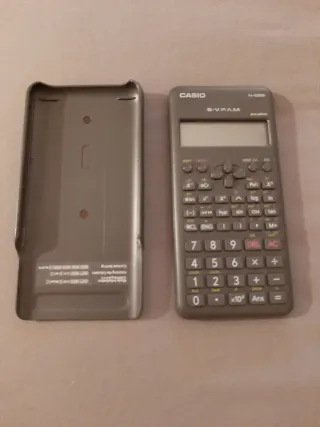 Calculadora Científica Casio fx-82MS