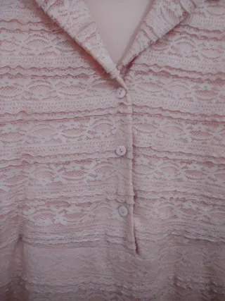 Vestido rosa nude encaje abotonado