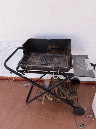 Barbacoa plegable metálica