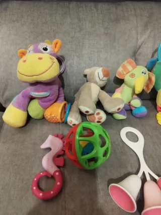 Lote Juguetes Bebé Peluches y Sonajeros