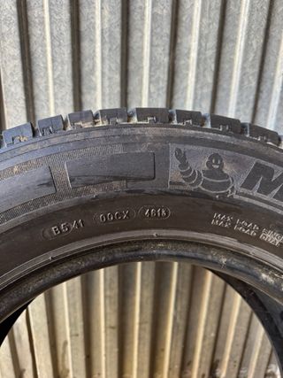 Neumático 235/65R/15C