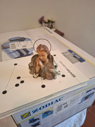Busto Virgen María rezando
