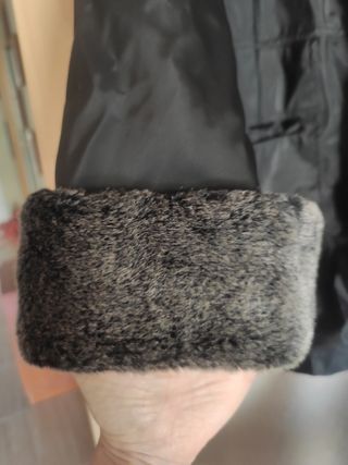 Abrigo impermeable negro