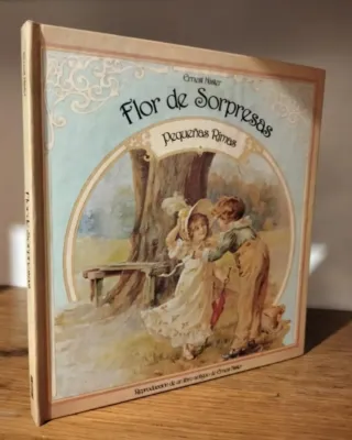 Libros variados, tapa dura, precios diferentes