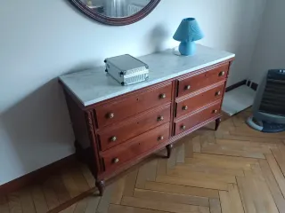 Regalo Armarios y muebles de madera maciza