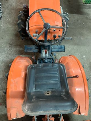Tractor Kubota B6000 con rotavator