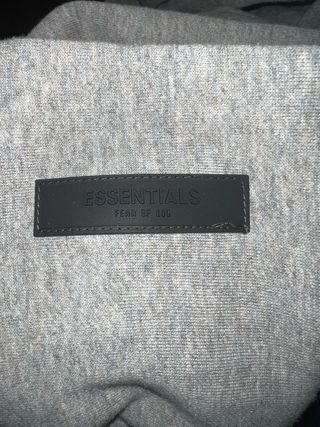 Tuta Essentials Grigia