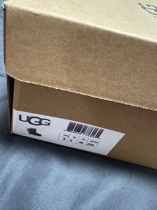 Botas UGG Negras con Lazo
