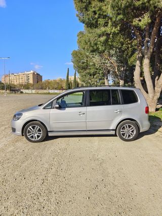 Volkswagen Touran 2011