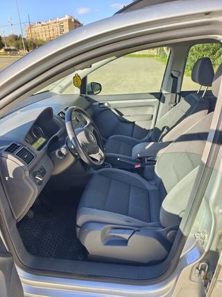Volkswagen Touran 2011
