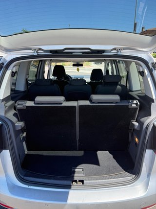 Volkswagen Touran 2011