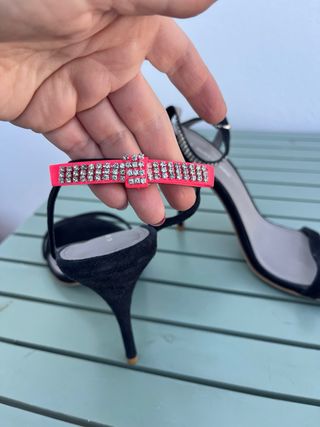 Sandalias Kurt Geiger Tacón Brillante Negro