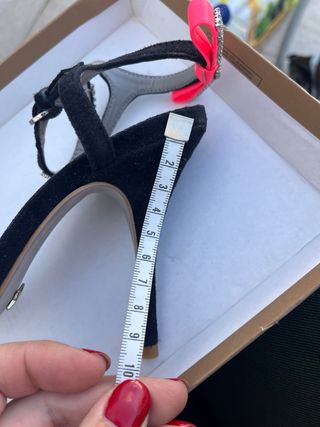 Sandalias Kurt Geiger Tacón Brillante Negro