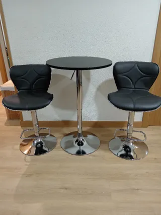 Mesa y 2 Taburetes de Barra Regulables