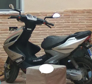 Yamaha Scooter Negro/Plata Automático