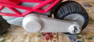 Moto correpasillos Ducati