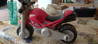 Moto correpasillos Ducati