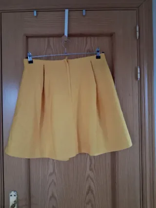 Falda H&M vuelo amarilla