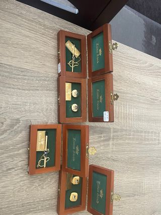 Lote 2 juegos Kings Road pisacorbatas cubreboton