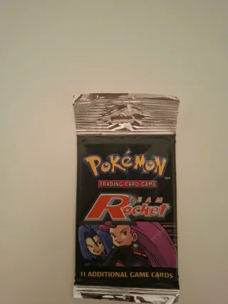 Bustina pokémon base set team rocket