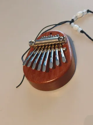 Kalimba 8 tasti con cordino
