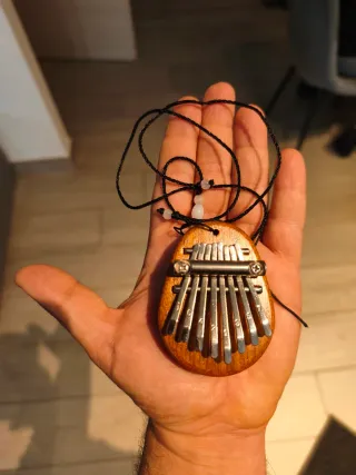 Kalimba 8 tasti con cordino