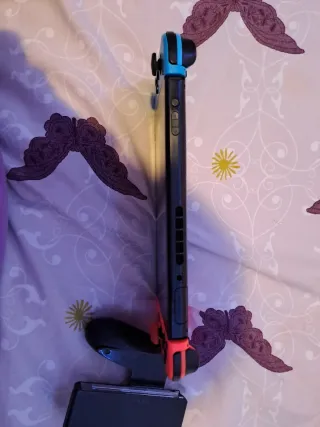 Nintendo Switch Azul y Rojo 2023